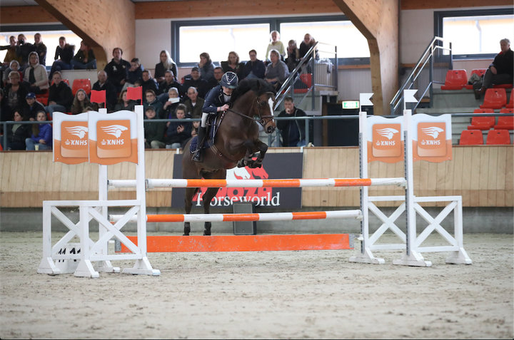Sara van den Hout   Jumping NL  